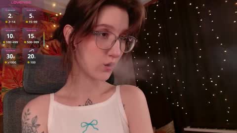 lolami_ online show from June 6, 9:25 am