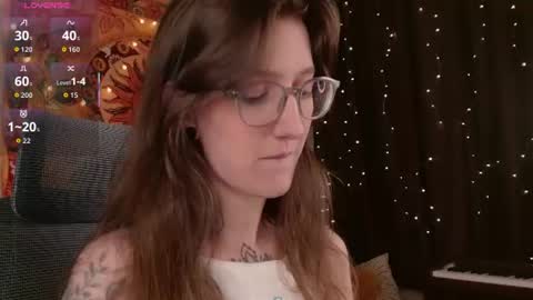 lolami_ online show from June 28, 7:25 am