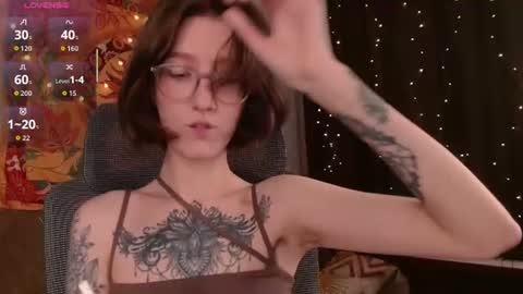 lolami_ online show from July 19, 7:23 am