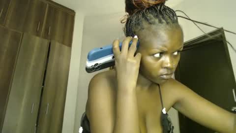 lolamia7 online show from February 18, 3:43 pm