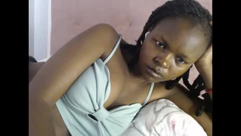 lolamia7 online show from November 16, 5:02 am