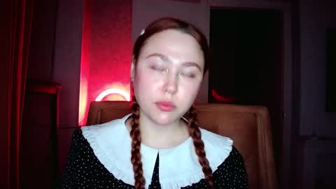 Lola online show from September 25, 2:54 pm