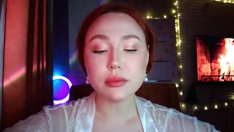 Lola online show from December 3, 1:31 pm