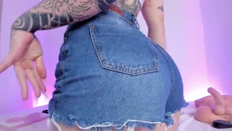 Snapshot of lolap_ chatting on February 13, 7:42 pm Lola online show from February 13, 7:42 pm