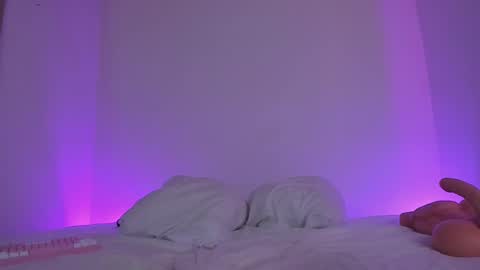 Snapshot of lolap_ chatting on February 18, 1:54 am Lola online show from February 18, 1:54 am