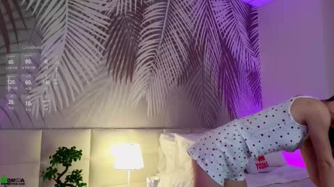 Lola online show from November 27, 2:02 am