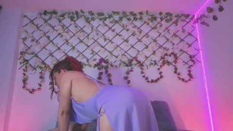 Snapshot of lolarosesxs chatting on November 5, 6:08 pm Lola online show from November 5, 6:08 pm