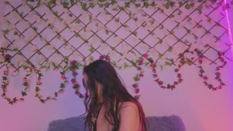 Snapshot of lolarosesxs chatting on November 29, 10:46 pm Lola online show from November 29, 10:46 pm