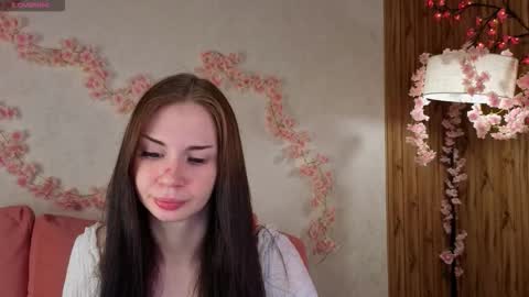 Lola online show from November 18, 9:25 am