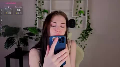 Lola online show from December 14, 9:25 am