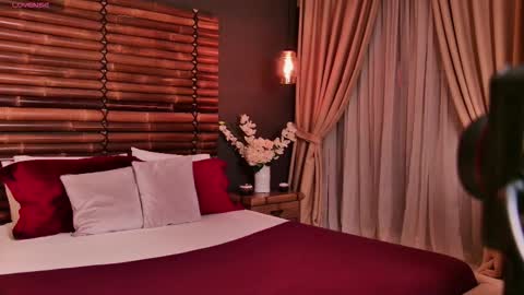 Snapshot of lolavixxen chatting on December 1, 7:41 pm Lola online show from December 1, 7:41 pm