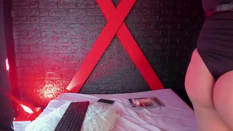 Lola online show from November 17, 11:49 am