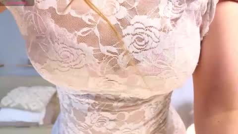 Snapshot of lollastich__ chatting on September 19, 8:16 am Lola online show from September 19, 8:16 am