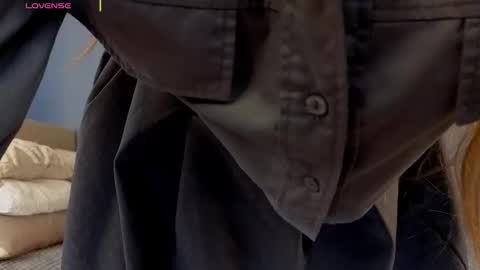 Snapshot of lollastich__ chatting on November 21, 8:13 am Lola online show from November 21, 8:13 am