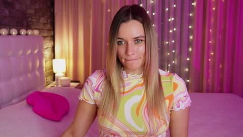 Victoria online show from January 14, 5:45 pm