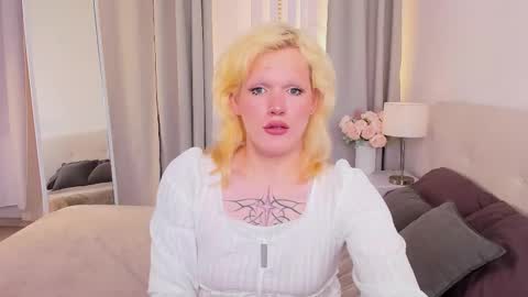 lollita online show from March 1, 3:36 pm