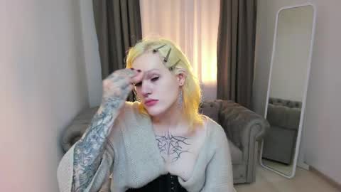 lollita online show from April 16, 5:30 am