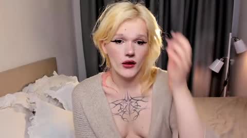 lollita online show from April 23, 10:58 am