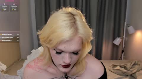 lollita online show from April 23, 12:51 pm