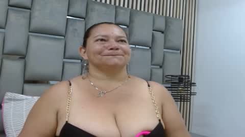 Snapshot of loly47 chatting on September 25, 4:43 pm loly47 online show from September 25, 4:43 pm