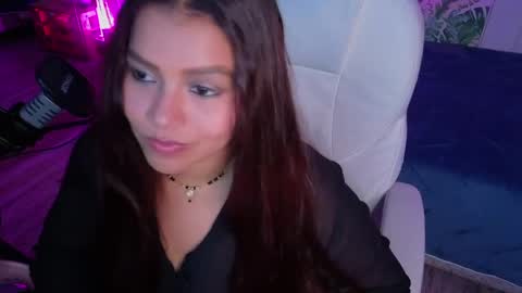 Snapshot of loly_marce chatting on May 11, 8:06 pm loly_marce online show from May 11, 8:06 pm