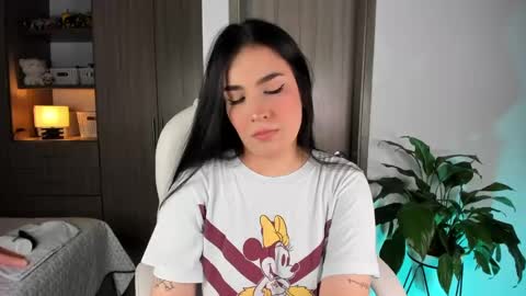 Snapshot of loly_peach chatting on January 11, 3:44 am Sarah online show from January 11, 3:44 am