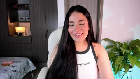 Snapshot of loly_peach chatting on January 8, 4:15 am Sarah online show from January 8, 4:15 am