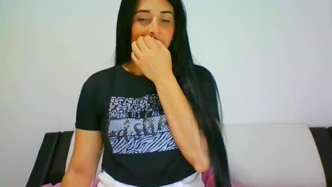 estehfania online show from February 6, 10:32 pm