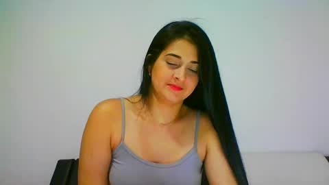 estehfania online show from February 13, 11:37 pm