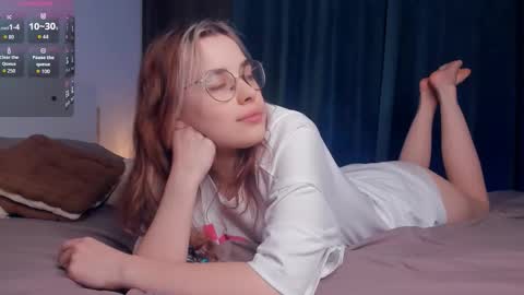 Lona online show from November 27, 6:43 pm