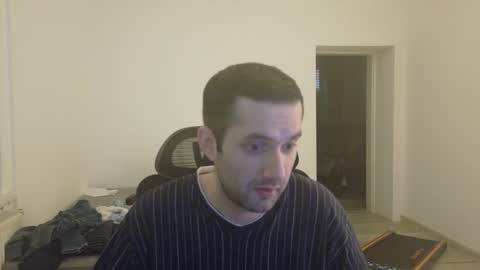 Snapshot of londonboy918070 chatting on February 28, 11:25 am londonboy918070 online show from February 28, 11:25 am