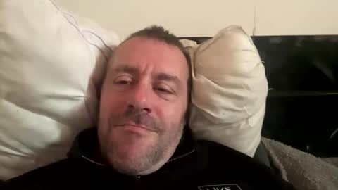 Snapshot of londonsbigbenxxx chatting on October 2, 9:16 am londonsbigbenxxx online show from October 2, 9:16 am