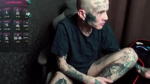 Snapshot of lone1ycrystal chatting on October 5, 9:45 pm Chris online show from October 5, 9:45 pm