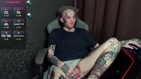 Snapshot of lone1ycrystal chatting on October 6, 3:09 pm Chris online show from October 6, 3:09 pm