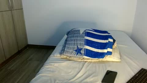 lonelydick2002 online show from February 2, 11:30 am