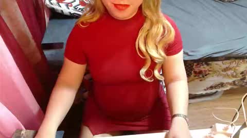 lonelysofia6969 online show from May 28, 7:33 pm