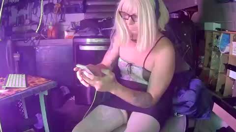 longbeachcd69 online show from October 15, 8:25 am