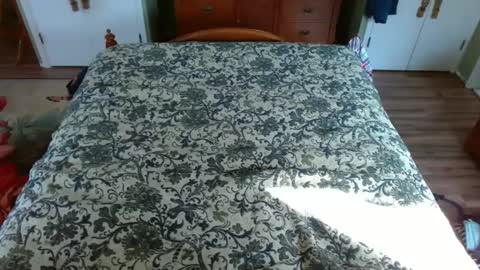 Snapshot of longbowrider555 chatting on March 11, 2:18 pm Jeff online show from March 11, 2:18 pm