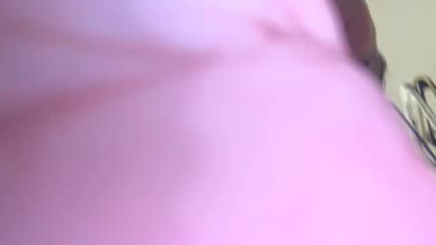 Snapshot of longdick136583483 chatting on December 4, 1:48 am longdick136583483 online show from December 4, 1:48 am