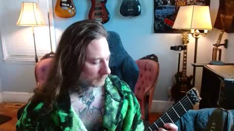 Snapshot of longhair021 chatting on February 24, 4:38 pm longhair online show from February 24, 4:38 pm