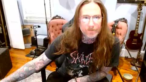 Snapshot of longhair021 chatting on June 11, 2:22 am longhair online show from June 11, 2:22 am
