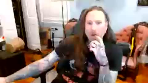 Snapshot of longhair021 chatting on June 14, 1:35 pm longhair online show from June 14, 1:35 pm