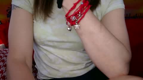 Snapshot of longlegstammy chatting on July 5, 2:46 pm Cutenurse91 online show from July 5, 2:46 pm