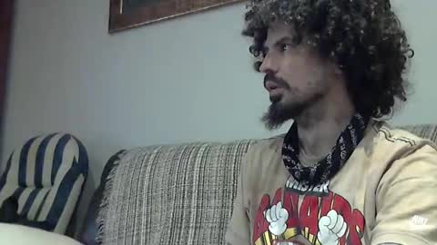 Snapshot of longnight5 chatting on January 20, 9:01 pm Alejandro Rulitos Twitter longnight55 Intagram 5longnight5 online show from January 20, 9:01 pm