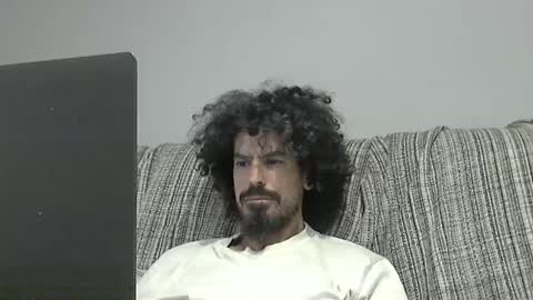 Snapshot of longnight5 chatting on January 23, 9:50 pm Alejandro Rulitos Twitter longnight55 Intagram 5longnight5 online show from January 23, 9:50 pm