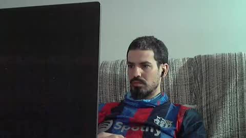 Snapshot of longnight5 chatting on February 10, 3:53 pm Alejandro Rulitos Twitter longnight55 Intagram 5longnight5 online show from February 10, 3:53 pm