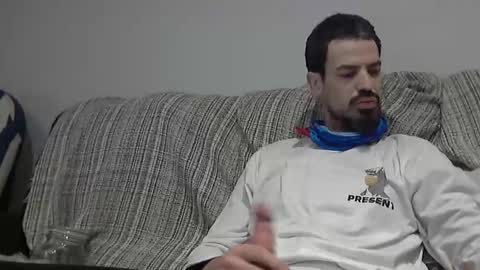 Snapshot of longnight5 chatting on February 13, 5:58 am Alejandro Rulitos Twitter longnight55 Intagram 5longnight5 online show from February 13, 5:58 am