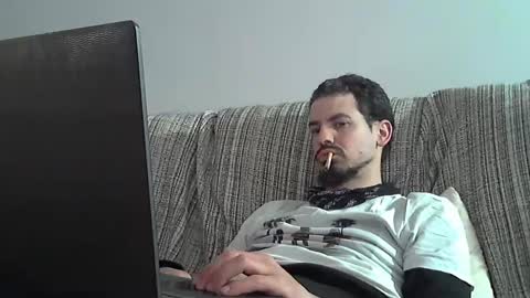 Snapshot of longnight5 chatting on February 18, 4:16 pm Alejandro Rulitos Twitter longnight55 Intagram 5longnight5 online show from February 18, 4:16 pm