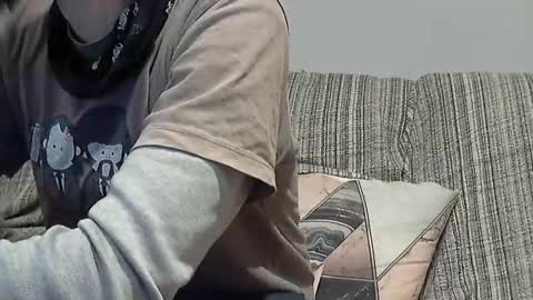 Snapshot of longnight5 chatting on February 19, 6:54 pm Alejandro Rulitos Twitter longnight55 Intagram 5longnight5 online show from February 19, 6:54 pm