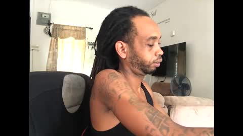 Snapshot of longshaft_ chatting on September 21, 3:02 pm longshaft_ online show from September 21, 3:02 pm